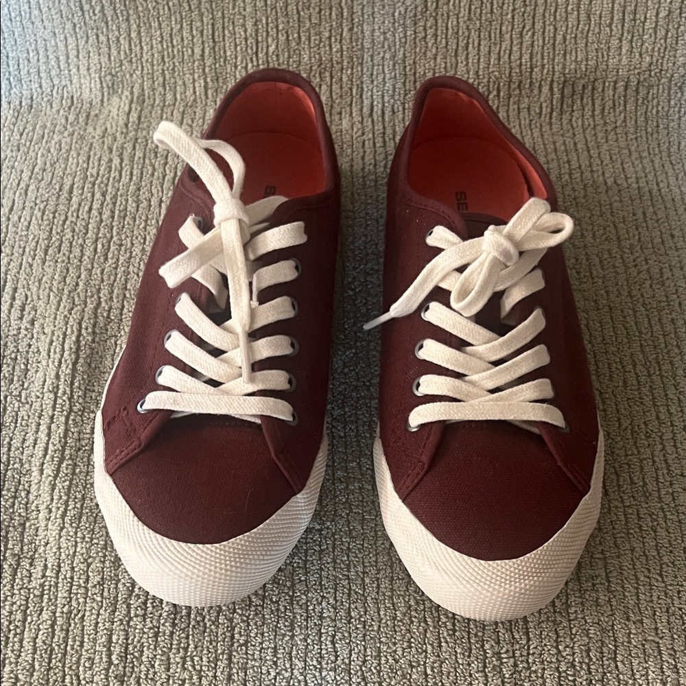 Womens Monterey burgundy Seavers Sneaker